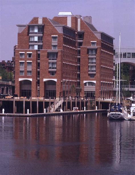 residence inn tudor wharf